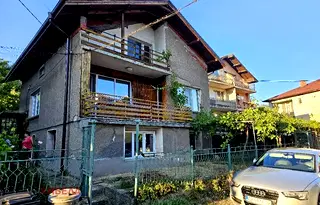 Къща в Перник, Клепало