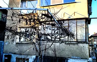 Къща в Перник, Клепало