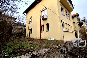 Къща в Перник, Клепало