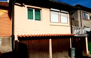 Къща в Перник, Клепало