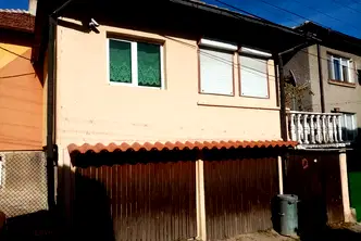 Къща в Перник, Клепало