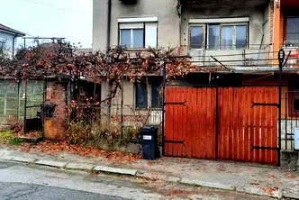 Къща в Перник, Клепало