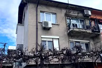 Къща в Перник, Клепало