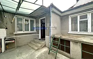 Къща във Варна, Колхозен пазар