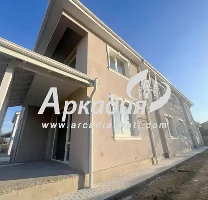 Photo 2 — House in Plovdiv, Komatevo
