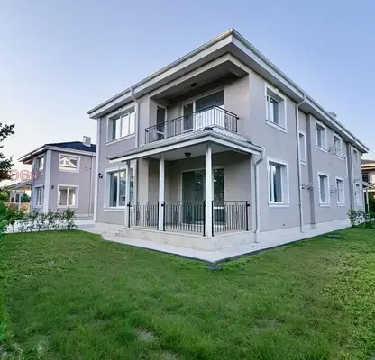 Photo 2 — House in Plovdiv, Komatevo