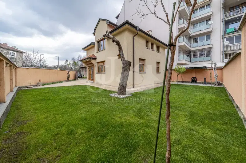 House in Sofiya, Lagera