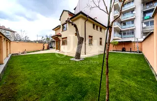 Къща в София, Лагера