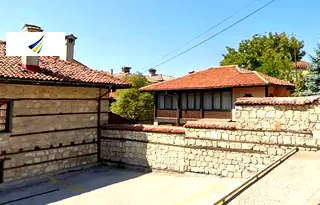 Къща в Хасково, Любен Каравелов