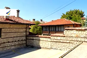 Къща в Хасково, Любен Каравелов
