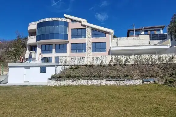 House in Varna, Akchelar