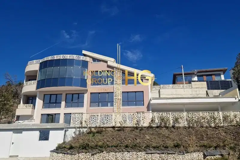 House in Varna, Akchelar