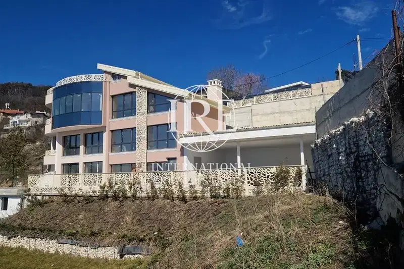 House in Varna, Akchelar