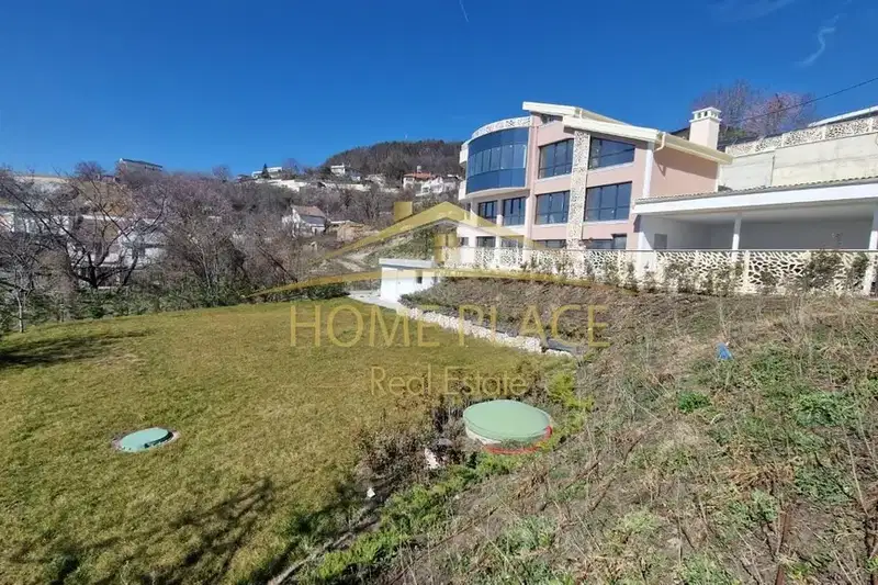 House in Varna, Akchelar