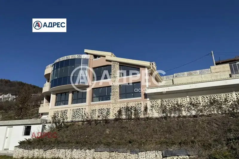 House in Varna, Akchelar