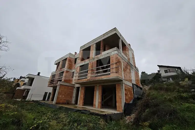 House in Varna, Alen Mak