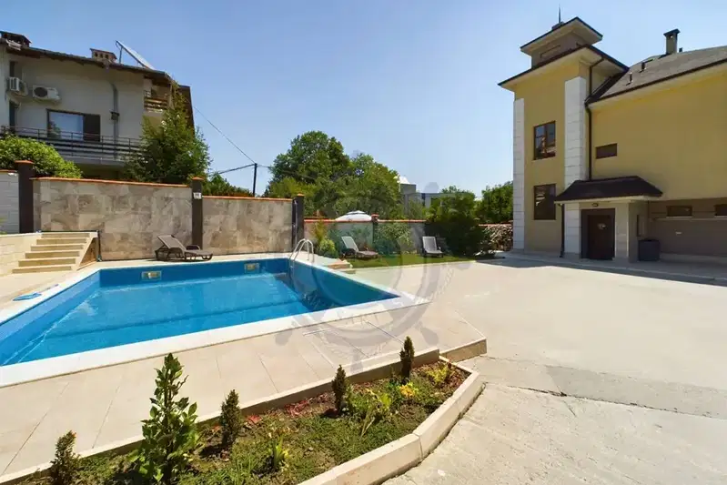 House in Varna, Alen Mak
