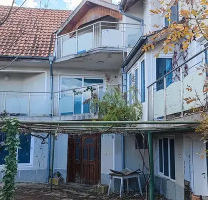 Снимка 2 — Къща във Варна, м-т Ален мак