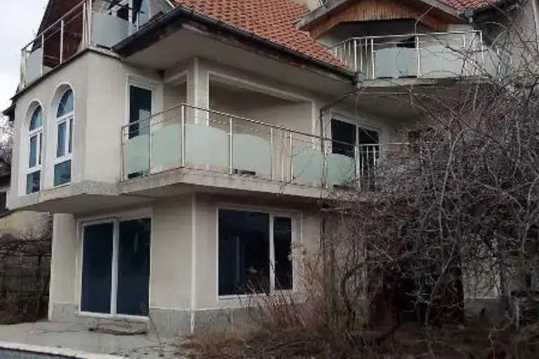 Къща във Варна, м-т Ален мак