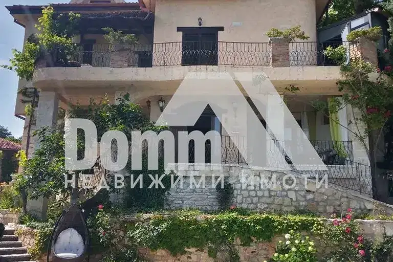 Къща във Варна, м-т Ален мак