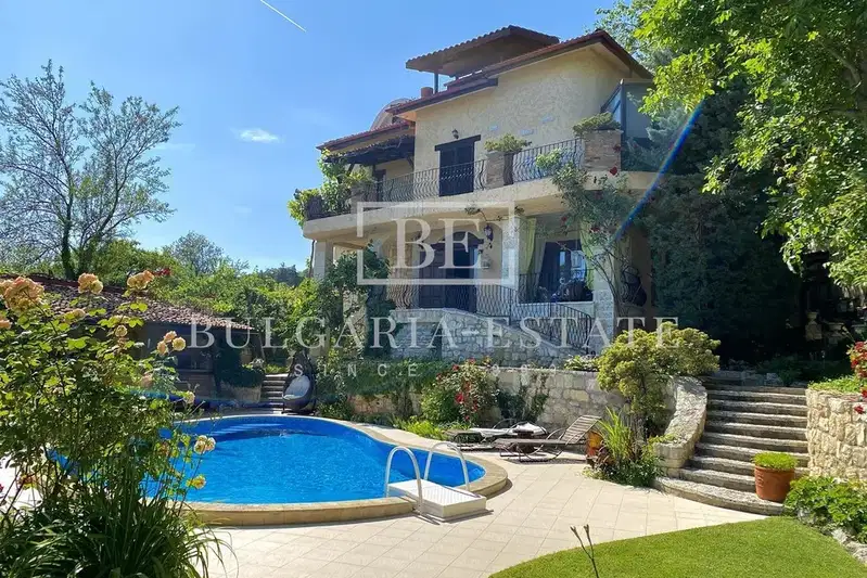House in Varna, Alen Mak