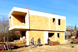 Къща във Варна, м-т Боровец - юг