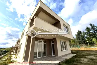 Къща във Варна, м-т Боровец - юг