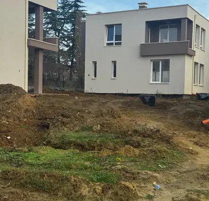 Снимка 5 — Къща във Варна, м-т Боровец - юг