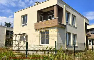 Къща във Варна, м-т Боровец - юг