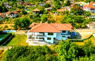 Къща във Варна, м-т Боровец - юг