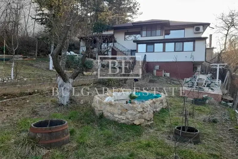 Къща във Варна, м-т Горна Трака