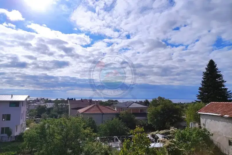 Къща във Варна, м-т Горна Трака