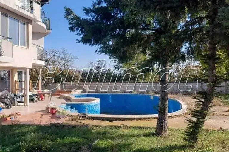 Къща във Варна, м-т Горна Трака