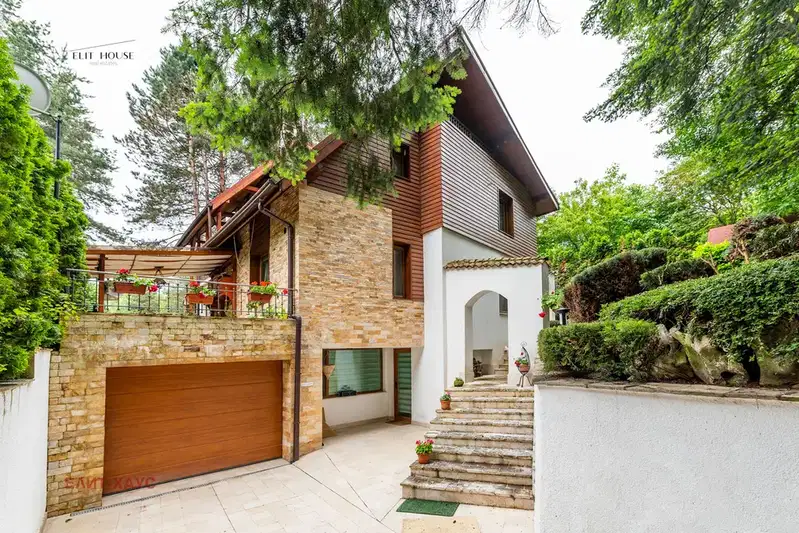 Detached 4-room house in m-t Kambanite with garage