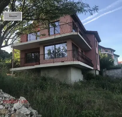 Снимка 4 — Къща във Варна, м-т Манастирски рид