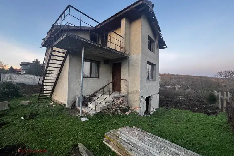 Къща във Варна, м-т Перчемлията
