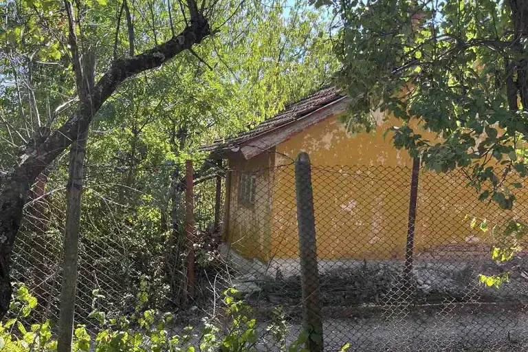 Къща в Плевен, м-т Плочата