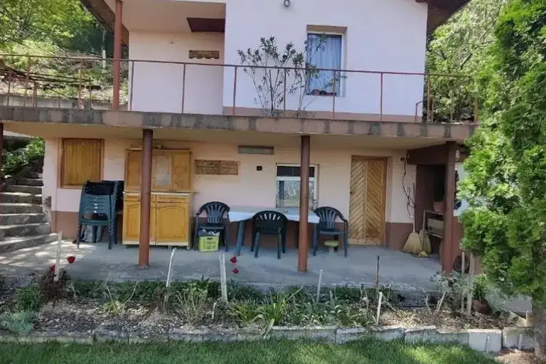 House in Shumen, Pod Manastira