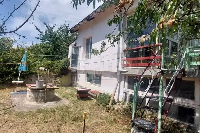 House in Varna, Priboi