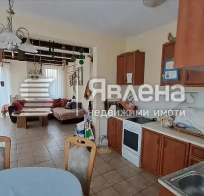 Снимка 5 — Къща във Варна, м-т Ракитника