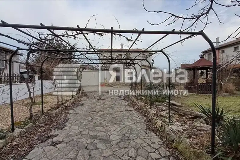 Къща във Варна, м-т Ракитника