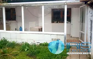 Къща в Шумен, Макак