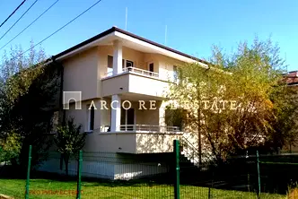 Къща в София, Манастирски ливади