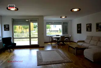 Къща в София, Манастирски ливади