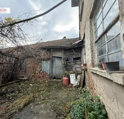 Снимка 2 — Къща в Габрово, Младост