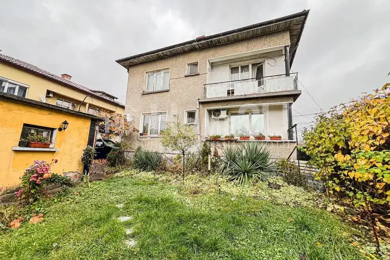 House in Pernik, Mogiliche