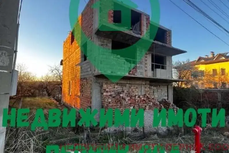 House in Pernik, Mogiliche