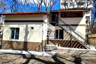 Къща във Варна, Окръжна болница-Генерали