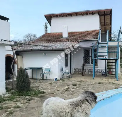 Снимка 4 — Къща в Ямбол, Промишлена зона
