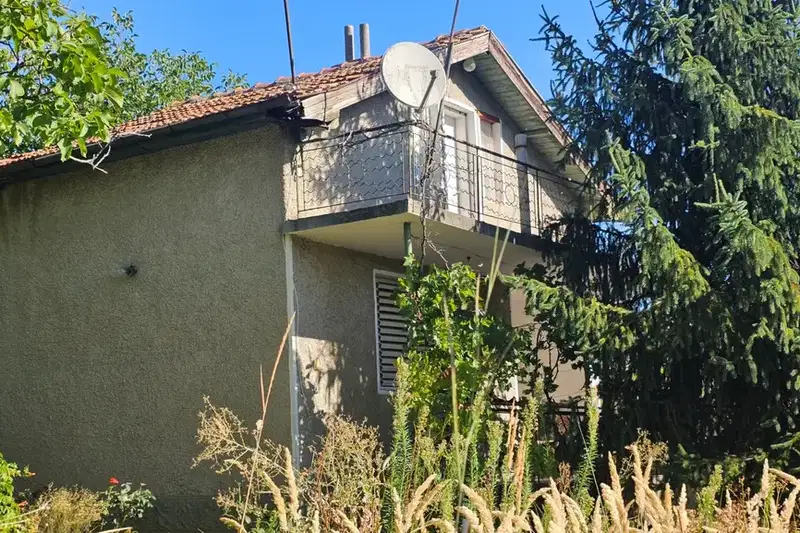 House in Raz, Promishlena zona - Zapad